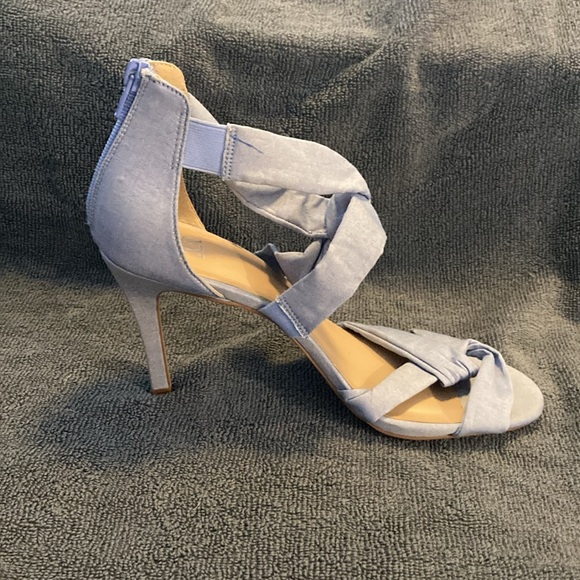 Light blue NY&C 3 1/2 inch heels. - Picture 2 of 5